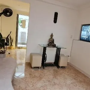 Apartmán Aparta-estudio Cerca Estacion Metro Poblado *