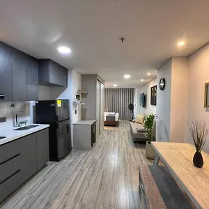 Luxury Loft 402 아파트 메딜린