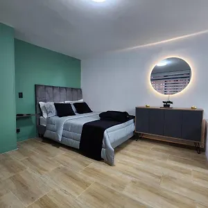 Loft With Bathtub In Laureles 아파트