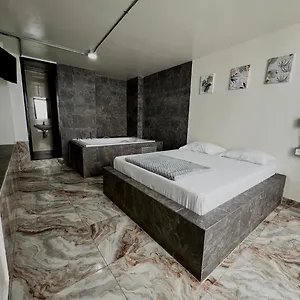 호텔 Nueva Comfort 메딜린
