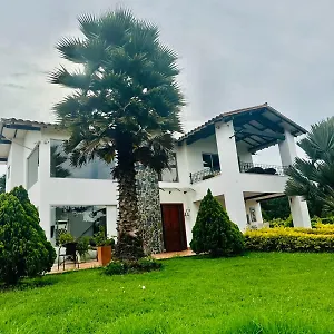 Lujosa Casa Cerca Al Aeropuerto Vila