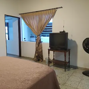 The Flora House - Espacio Seguro, Amplio Y Acogedor Rum i privatbostad Medellín