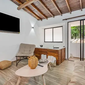 Nowa Cumbiana - With Hot Tub On Provenza's Main Street *