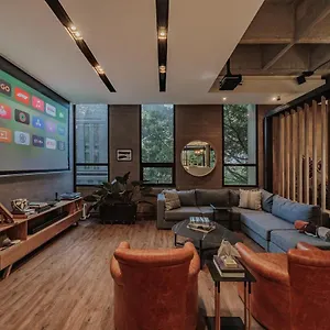 Designer Loft, Unique Location, Provenza, Lleras * 메딜린
