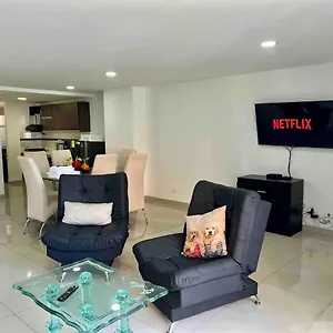 Luxury 3br In The Heart Of شقة