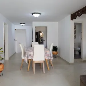 Casa Amplia Y Acogedora En El Corazon De Laureles
