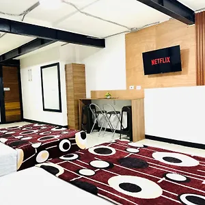 아파트 Malibu Loft *