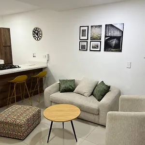 Espectacular Y Espacioso En Laureles * ميديلين