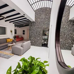 Marvelous House In Laureles Mde Casa vacanze Medellín