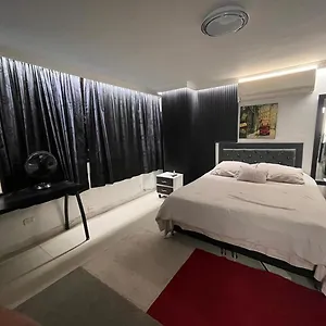 Modern Near Lleras Park *