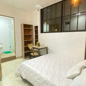 23 Comodo Con Balcon En Laureles Estadio 2 Hab 2 Banos *