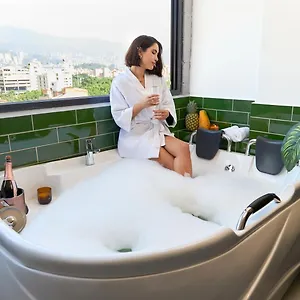 아파트 Stadio Comfort Jacuzzi Rosa Negra Aparta-suite 메딜린