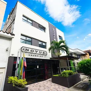 Novus Laureles 3*