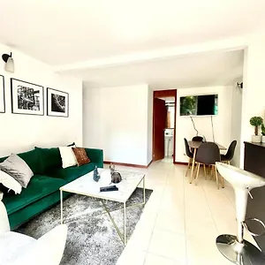 Very Cozy 2 Bedroom 2 Bath With Balcony In El Poblado Medellín