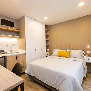Aparta Estudio En El Poblado - Ac Y Wi Fi Medellín