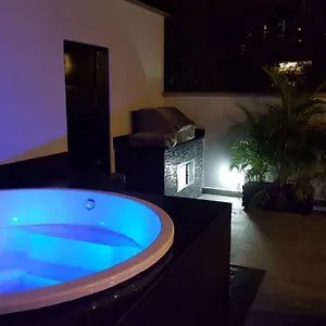Luxury 3br Private Rooftop