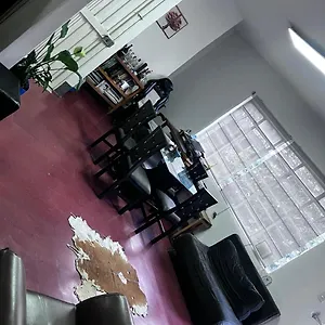 Ideal En Laureles Homestay Medellin