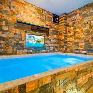 아파트 Massive Jacuzzi - 6 Bedroom With Private Bathroom - 1 Block From Lleras P11 *