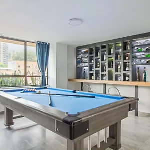 2 Bedroom With Pool Table, 1 Block From Lleras Park, P8 * Medellín