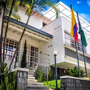 Alcazar De Patio Bonito Medellín