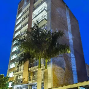 Travelers Orange 4* Μεντεγίν