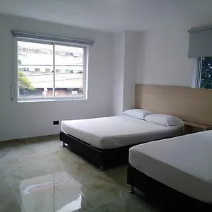ホテル Estadio Plaza La 50 2*