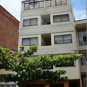 Habita Estudios Laureles * ميديلين